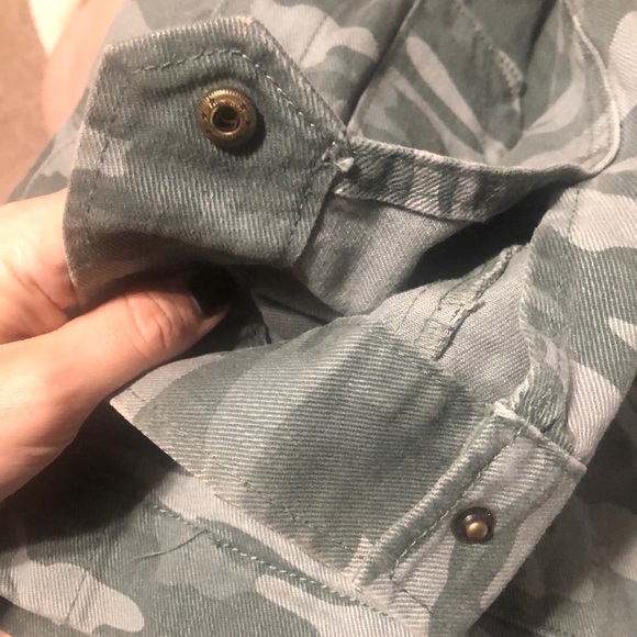 Universal Thread Camo Jacket - Picture 5 of 7